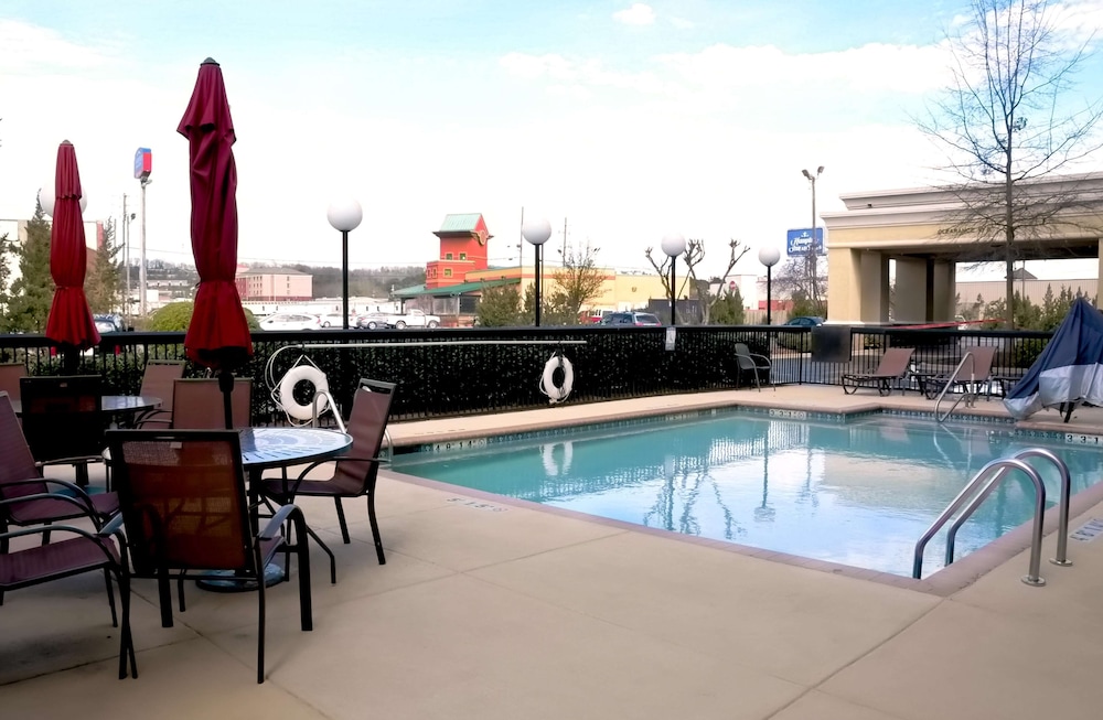 Hampton Inn & Suites Birmingham-Pelham (I-65) 35/48