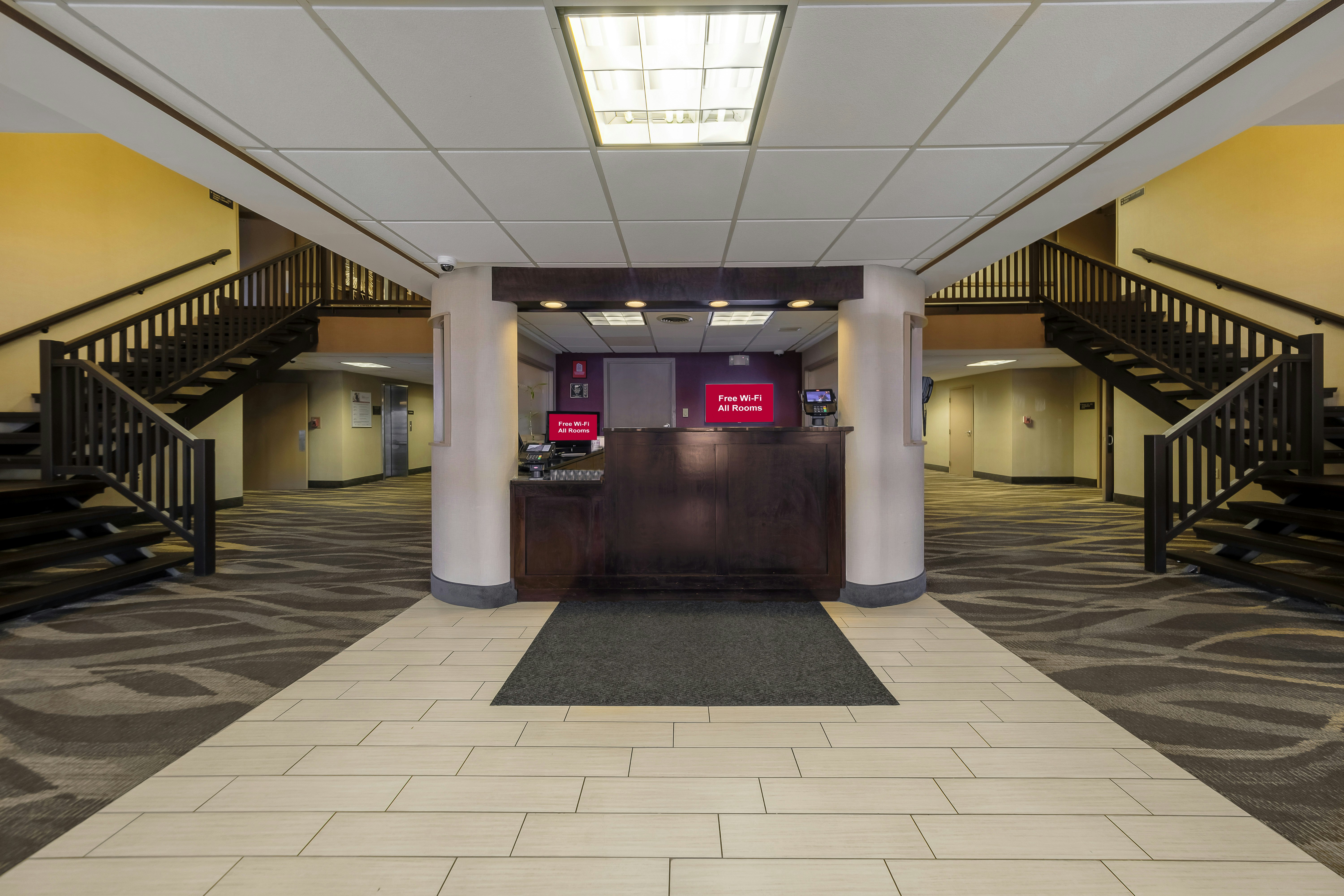 Red Roof Inn & Suites Newburgh - Stewart Airport/ West Point 4/20