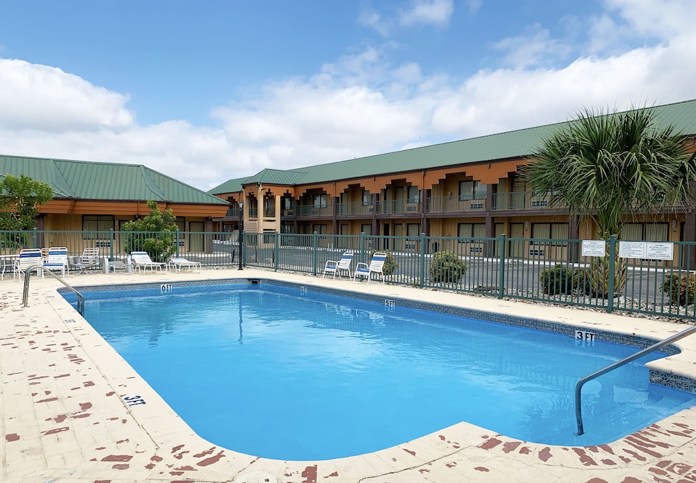 Econo Lodge Del Rio, TX 1/20