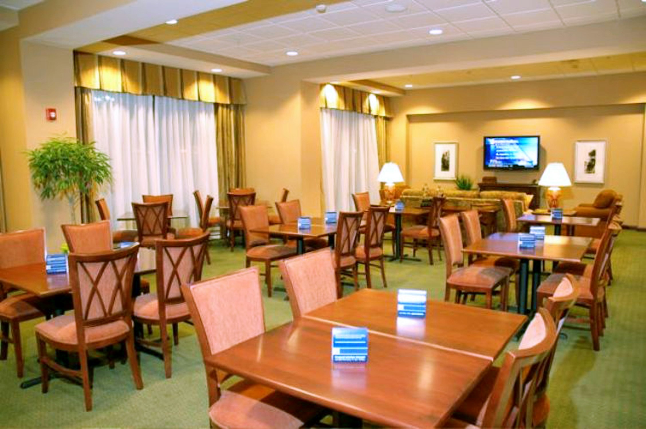 Hampton Inn Calera 30/47