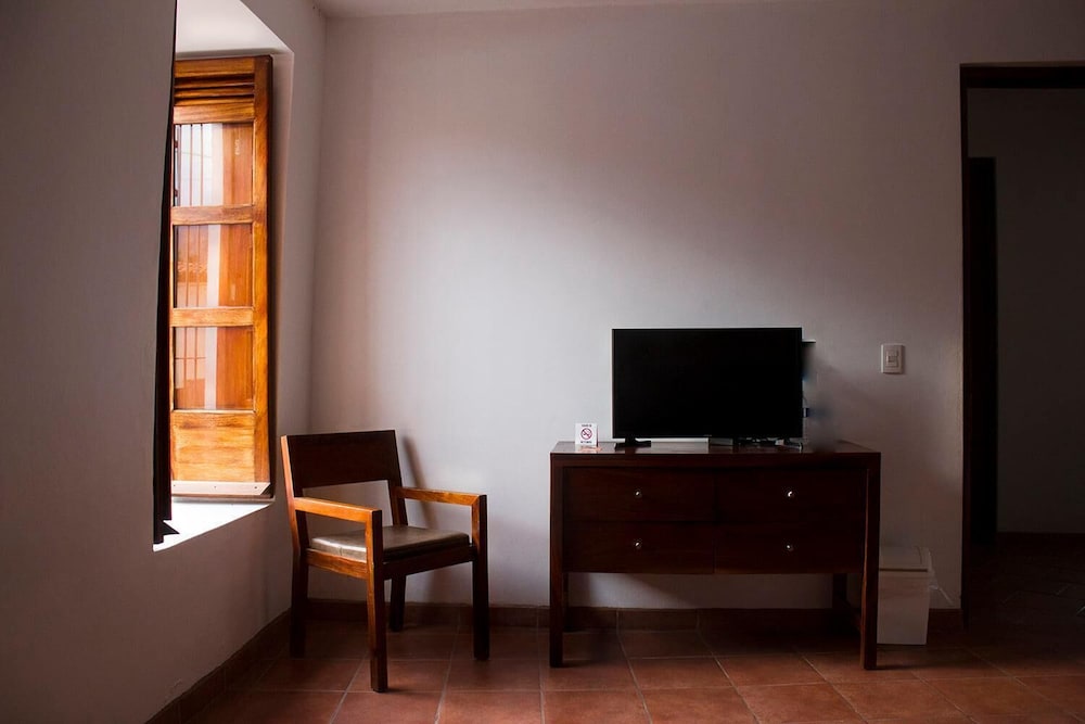 POSADA SANTA RITA 33/35