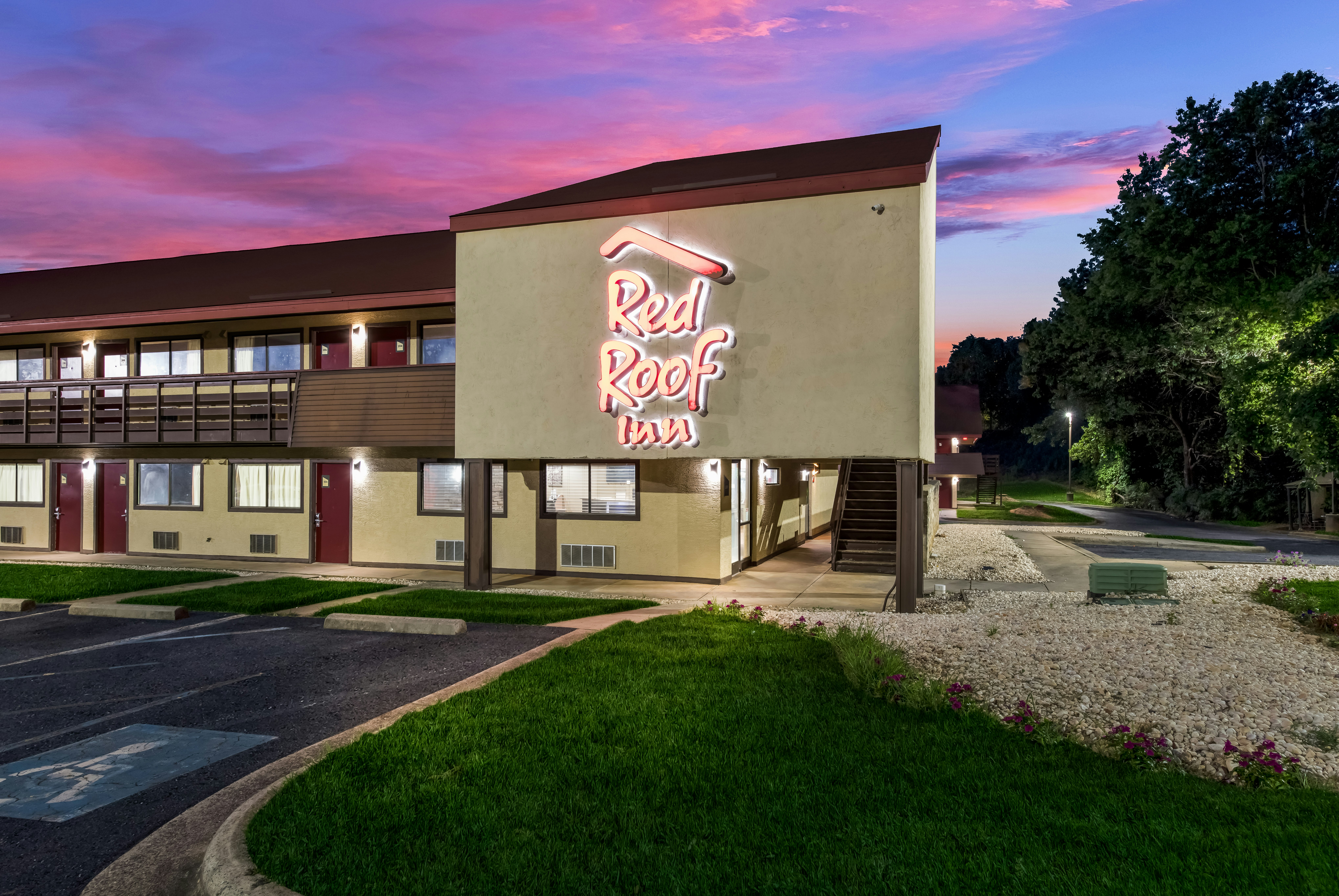 Red Roof Inn Hickory 32/34