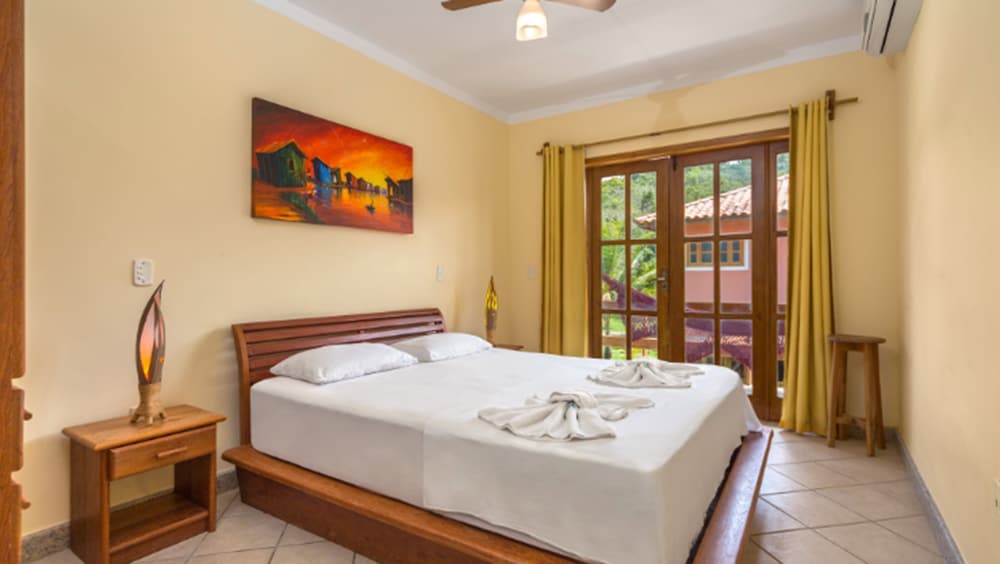 4 BEDROOMS, CHALET