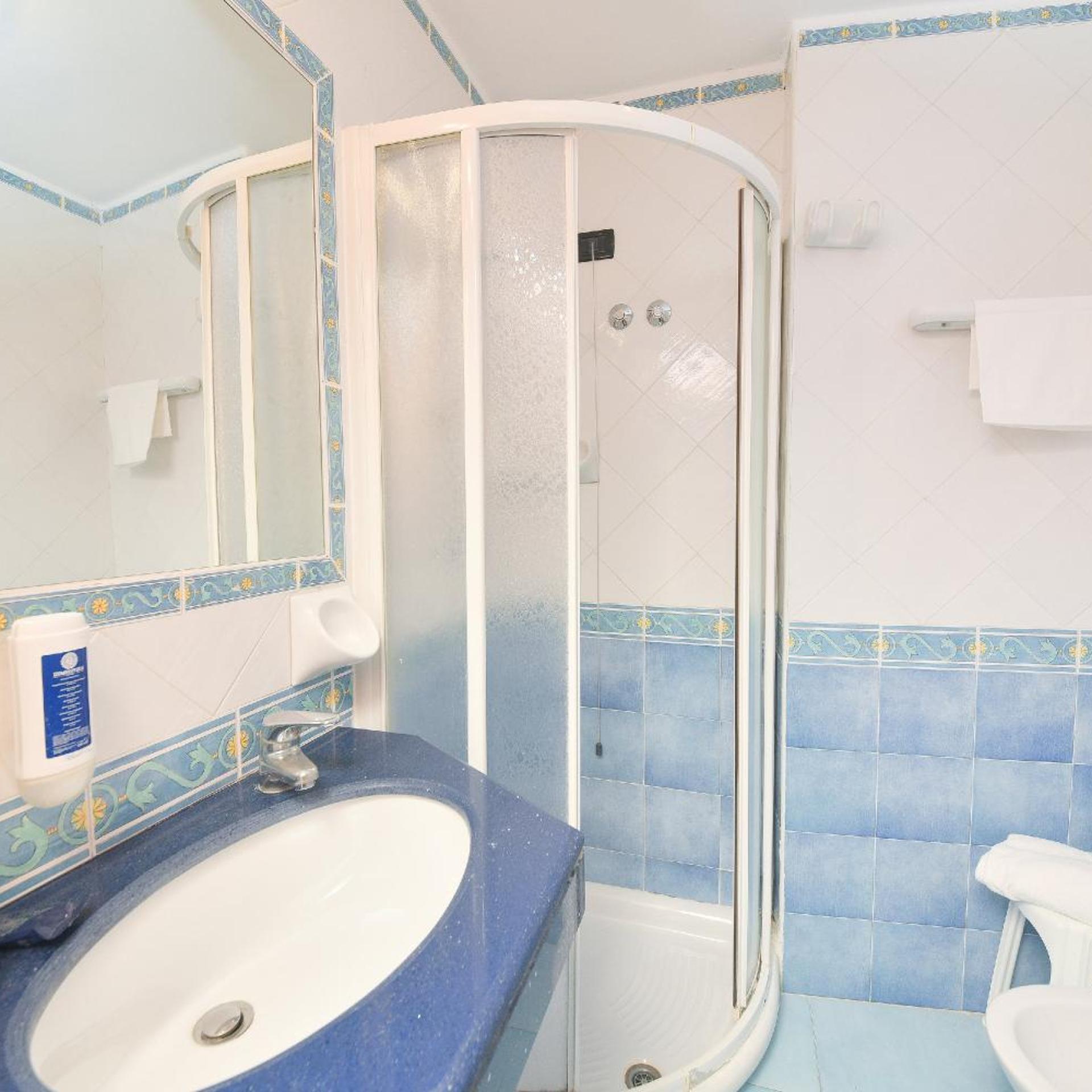 غرفة ثلاثية، Hotel Terme Felix 6/6