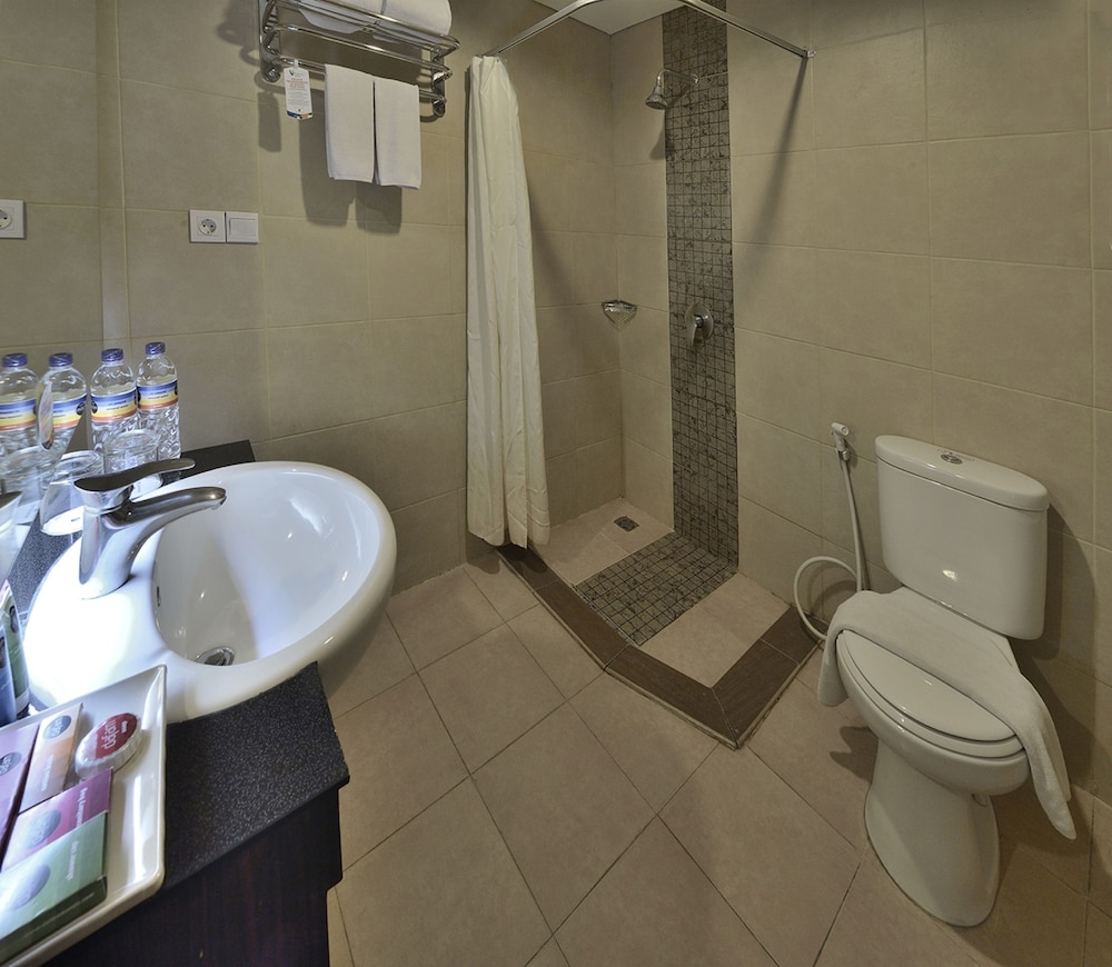 Hotel Dafam Cilacap 34/36