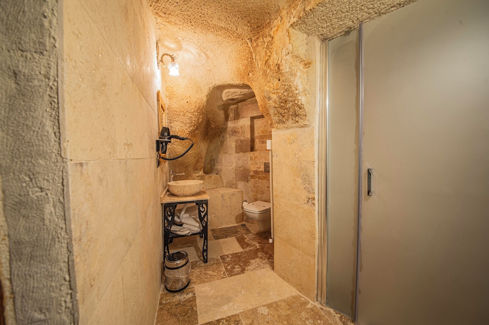 Chelebi Cave House 95/98