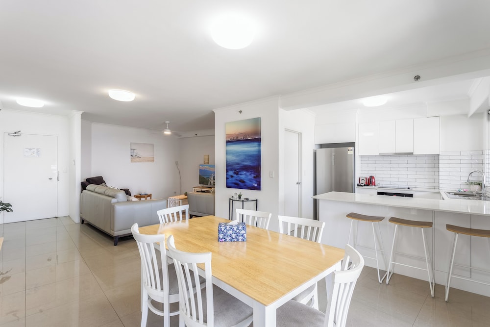 The Meriton On Main Beach 38/50