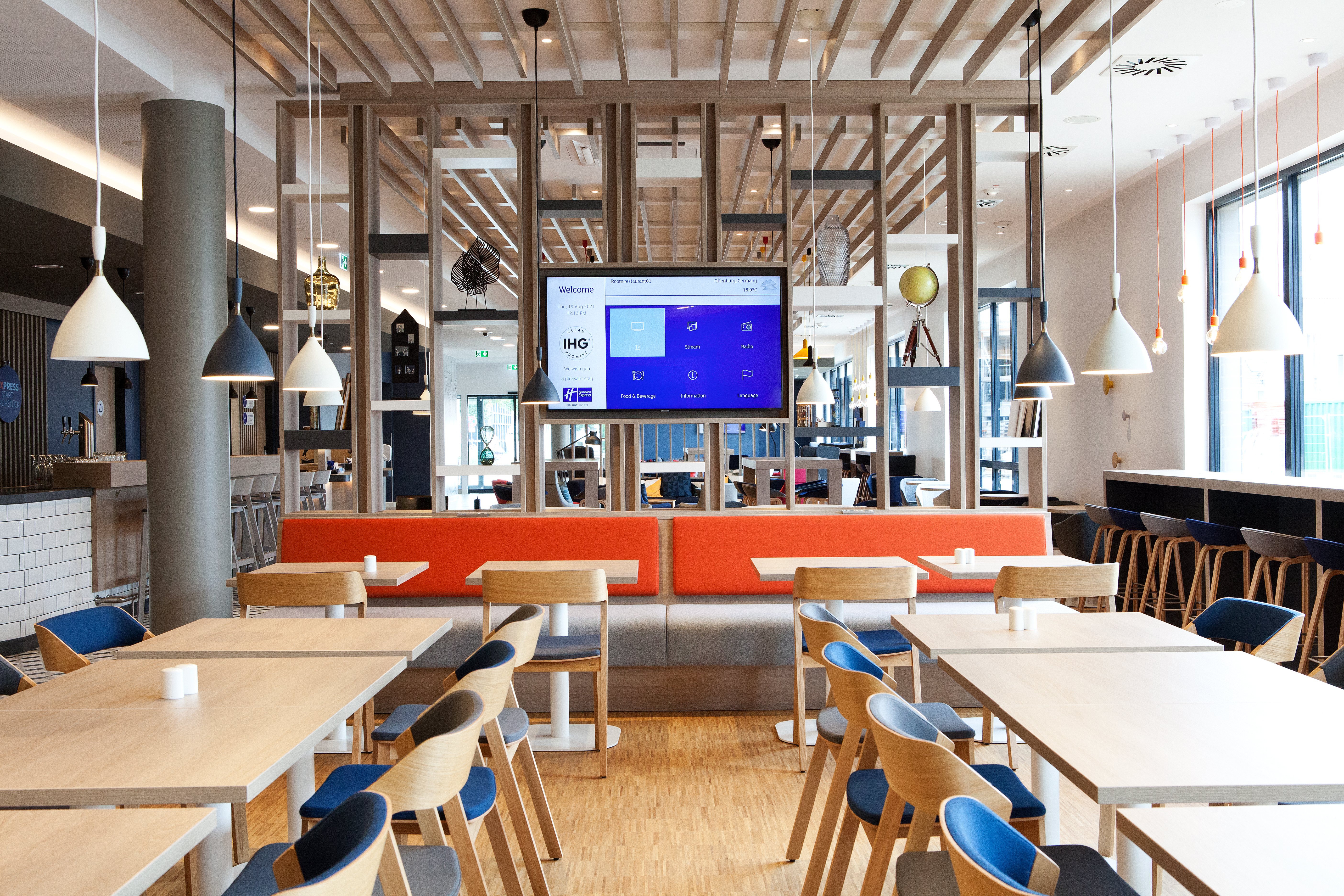 Holiday Inn Express Dusseldorf Airport 13/21