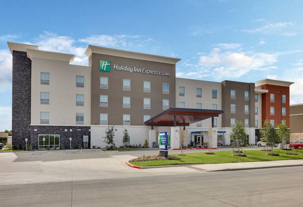 Holiday Inn Express & Suites Plano - The Colony 5/63