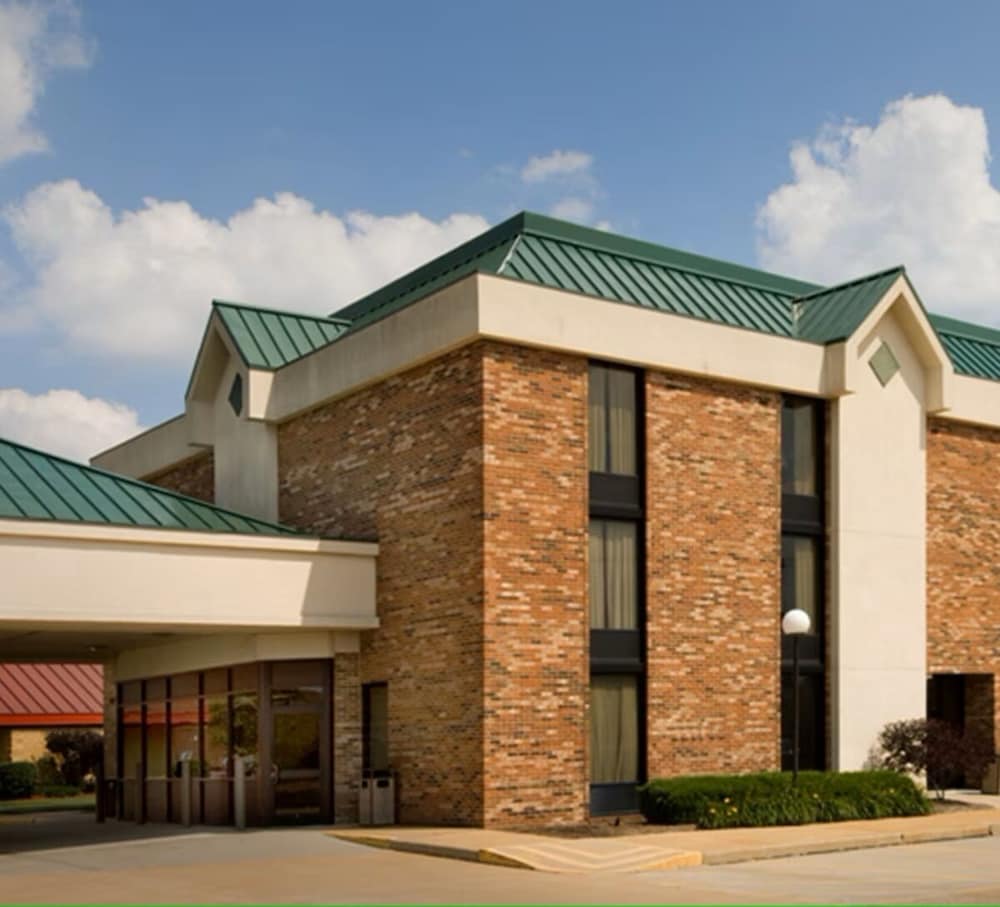 Wingate by Wyndham St. Louis/Fenton Route 66 1/16