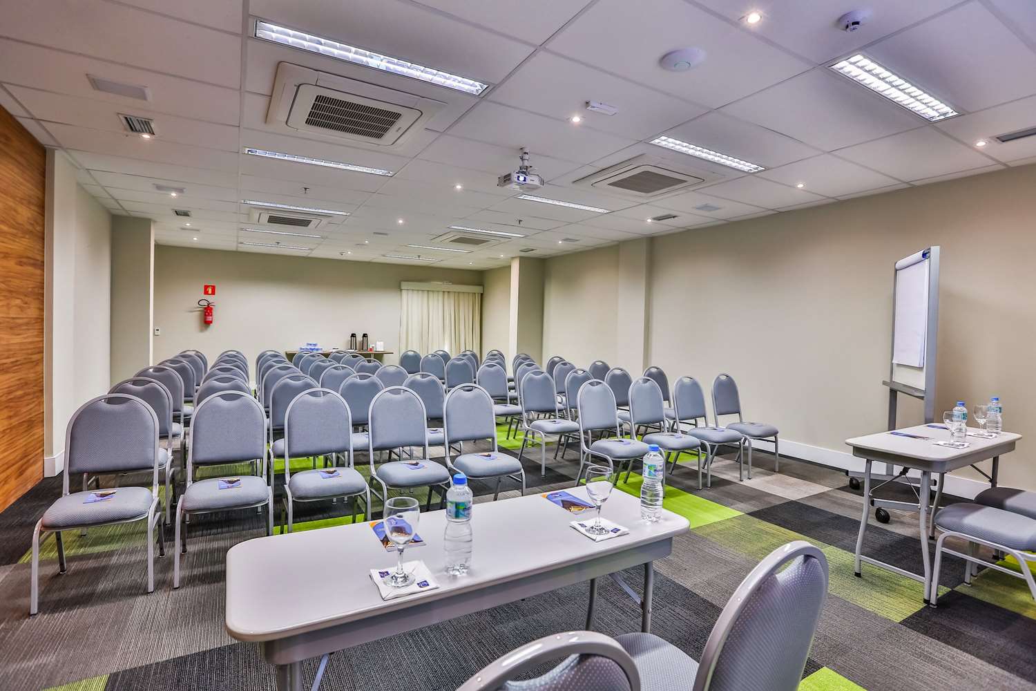 Summit Suites Pindamonhangaba 24/25