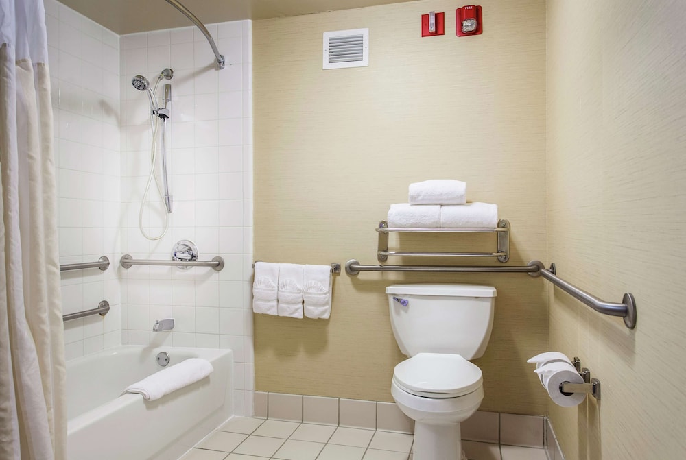 Hilton Garden Inn Denver Airport 24/53