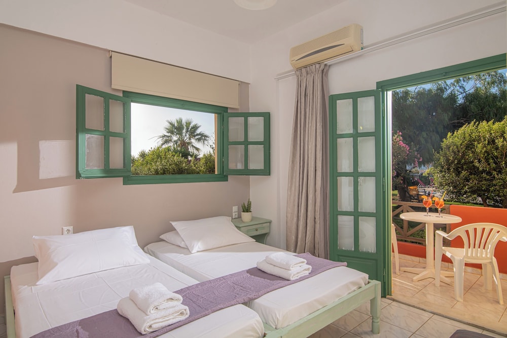 1 Bedroom, Apartment, Double Bed, Garden or Pool View