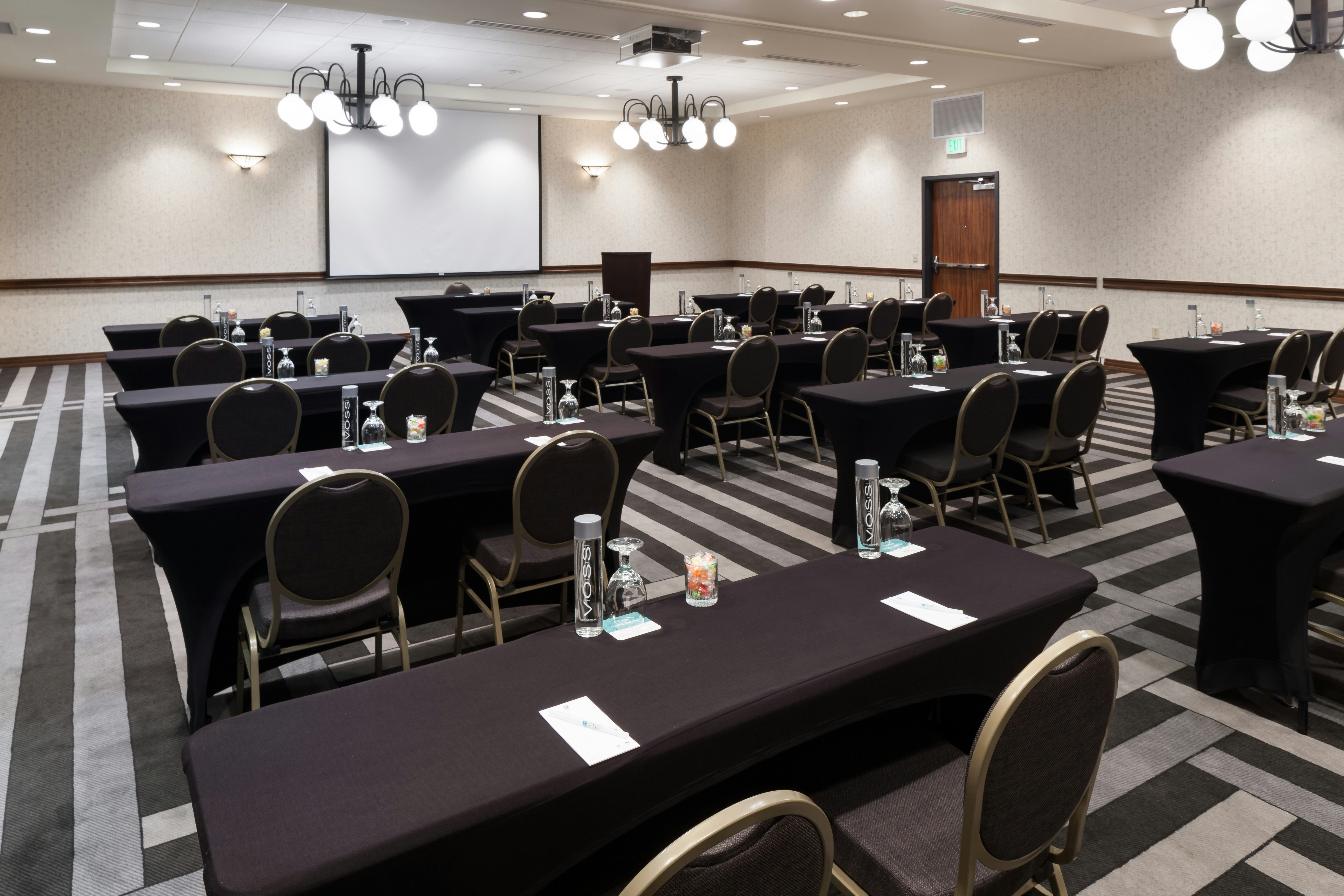 Embassy Suites by Hilton Anchorage 40/52