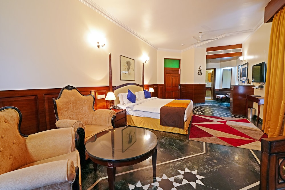 Welcomheritage Taragarh Palace 21/50