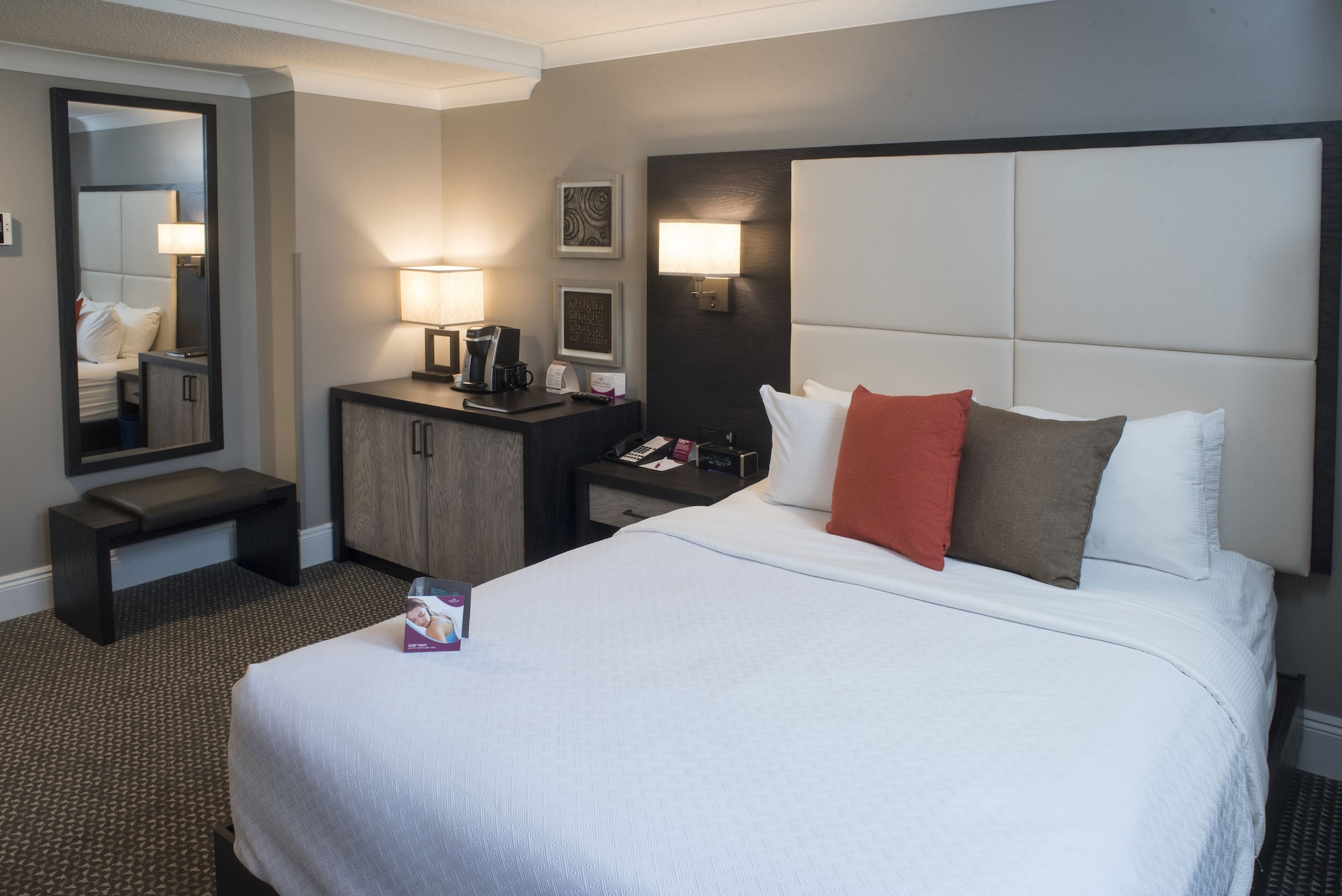 Standard, Queen Bed