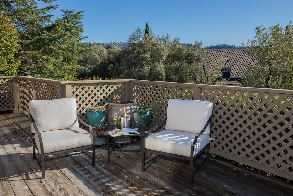 Wine Country Inn 11/74