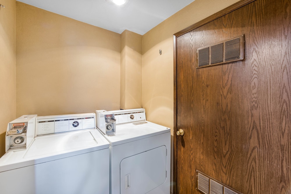 Ramada by Wyndham Medford Airport North 47/47