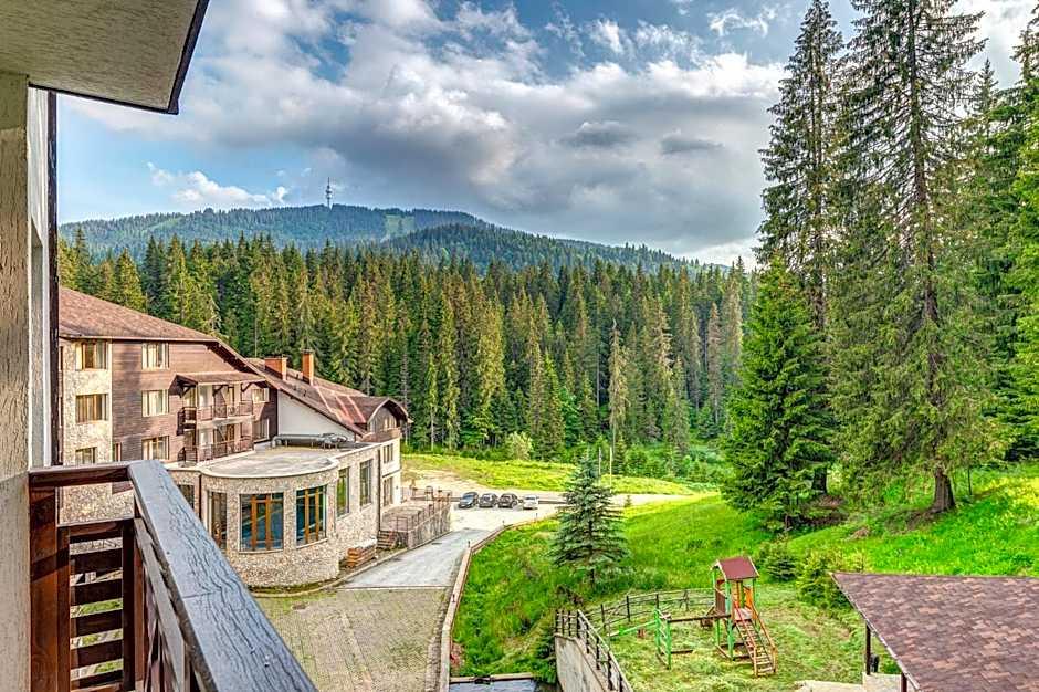 Stream Resort 49/54