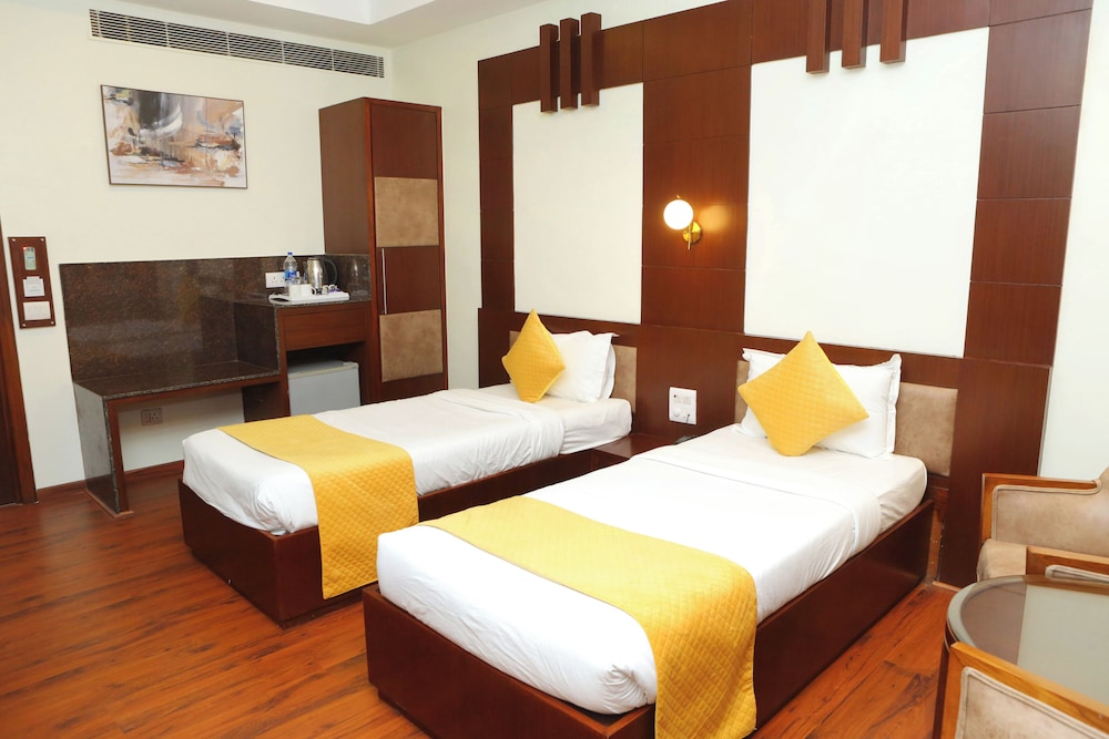 Karon Hotel Lajpat Nagar 26/60