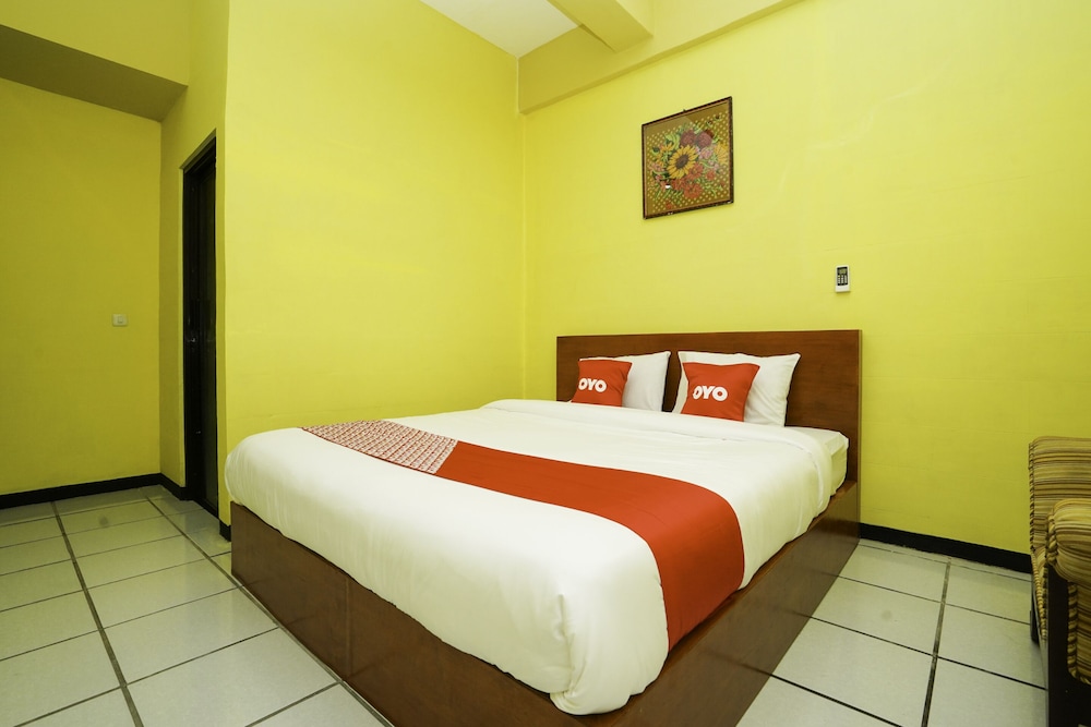 OYO 2493 Lotus Hotel Syariah 10/39