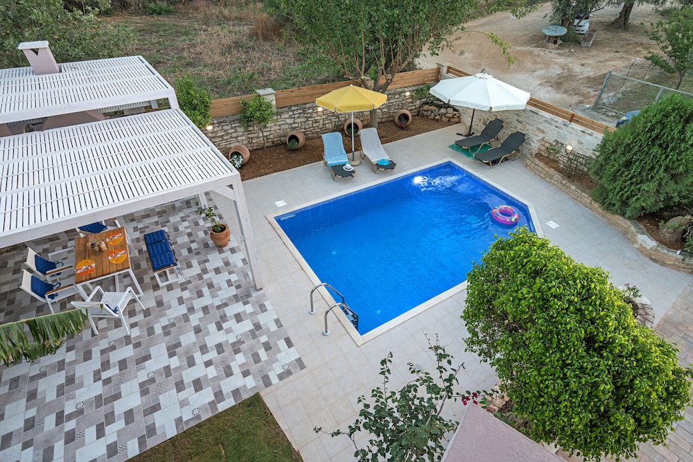 Villa Camellia 23/27