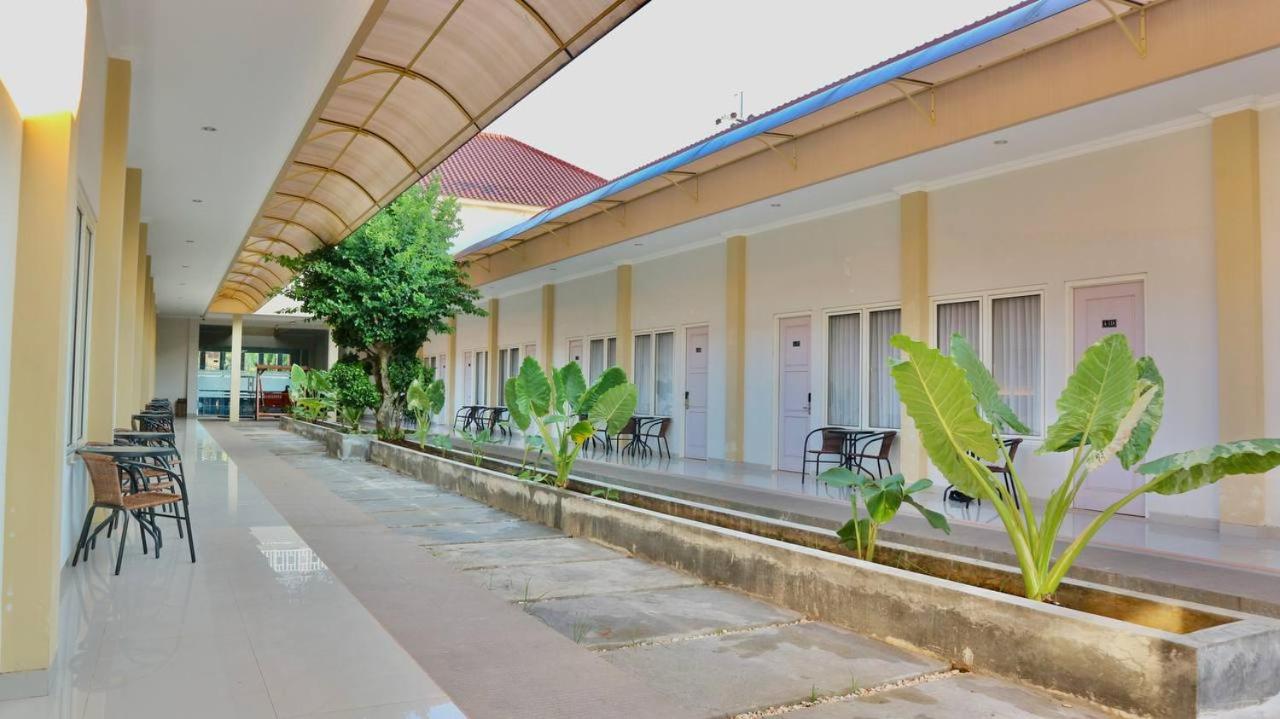 El Malik Hotel Sumenep 1/28