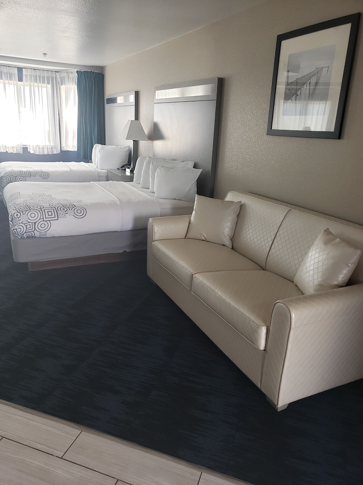 Anchor Beach Inn 16/26