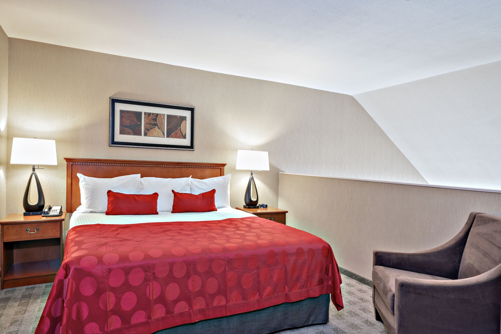 LOFT, SUITE, QUEEN BED