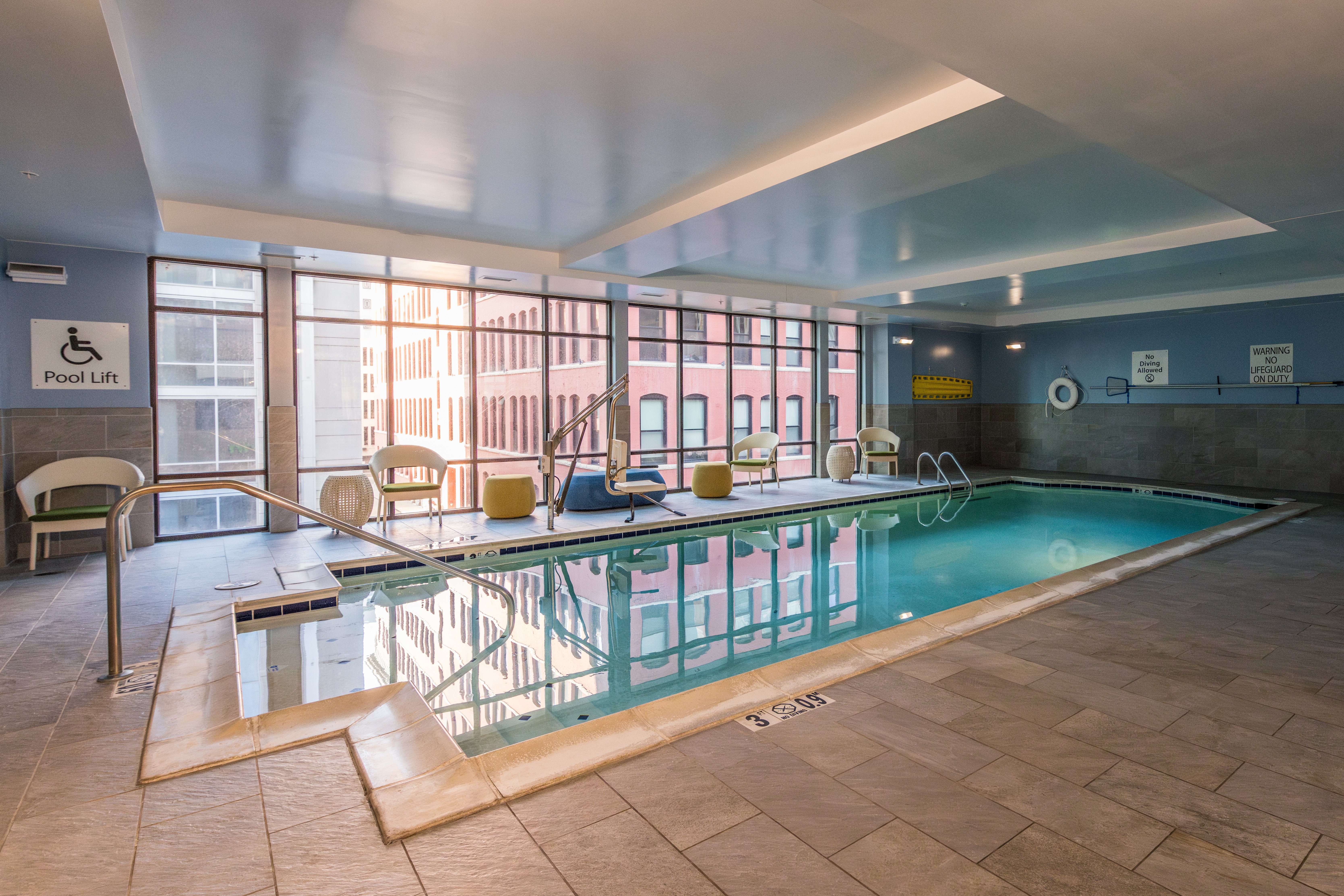 HOLIDAY INN HOTEL SUITES CINCINNATI DOWNTOWN 26/56