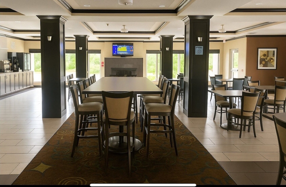 Wingate by Wyndham Fort Saskatchewan 51/64