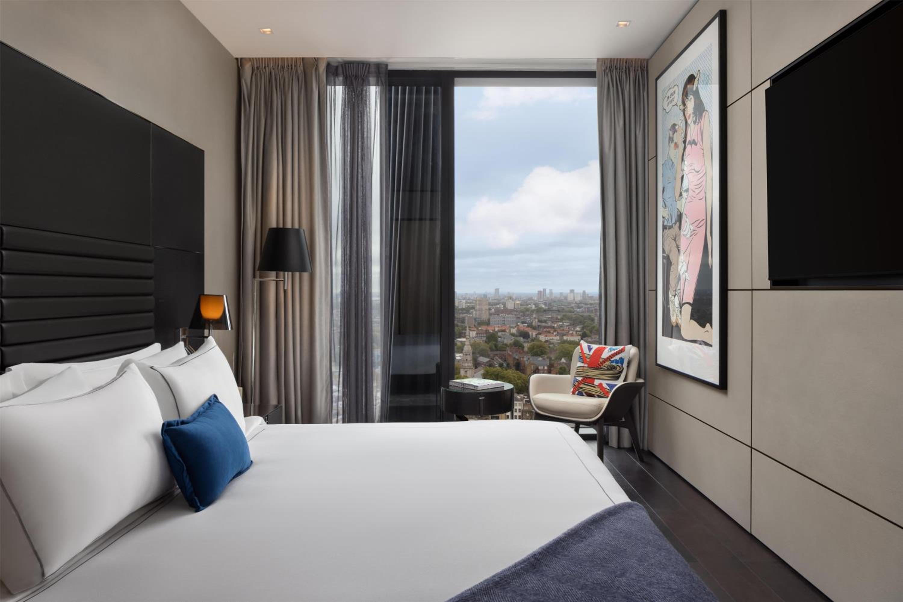 Suite 1 Bedroom Skyline View King