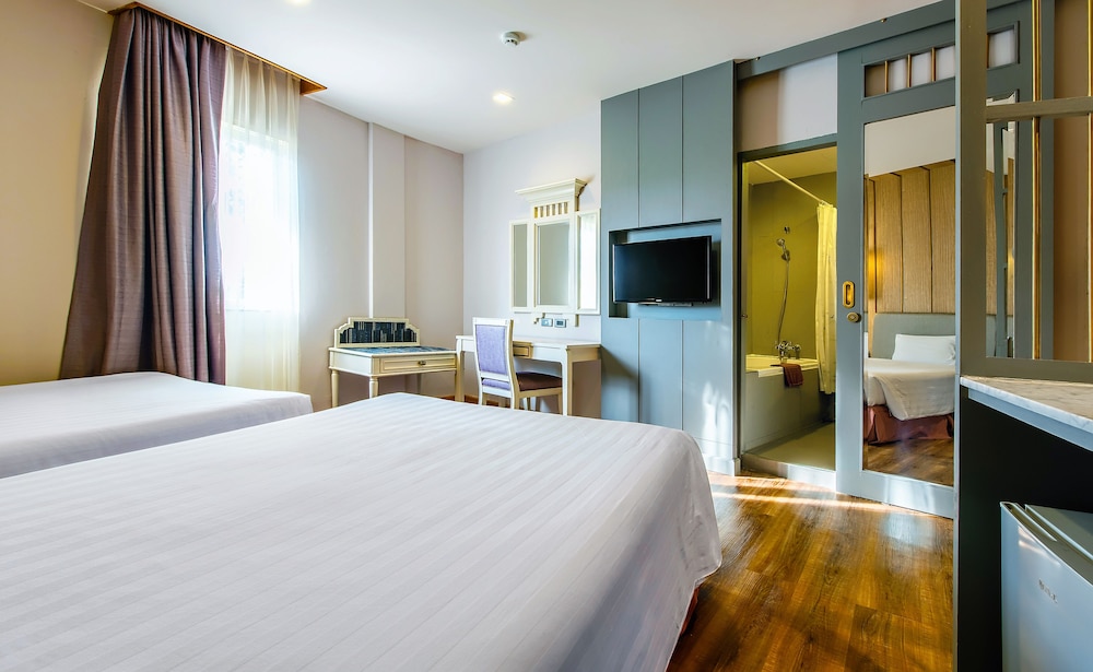 Royal Rattanakosin Hotel 19/63