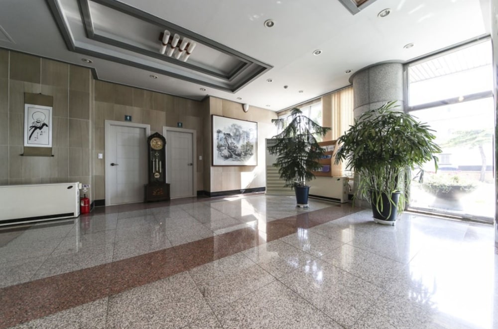 Elysian Hotel 19/50