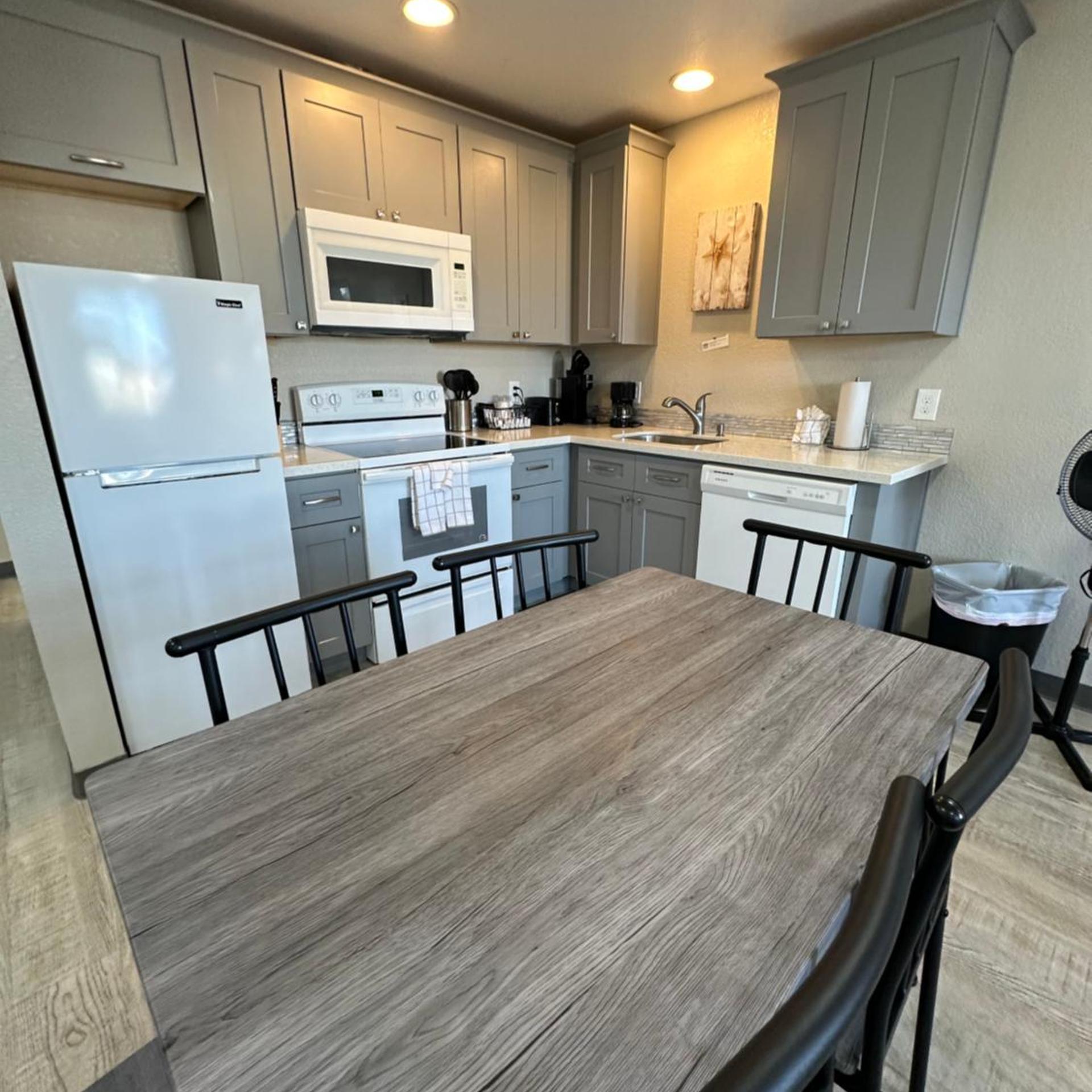 Coastal Inn & Suites 30/50