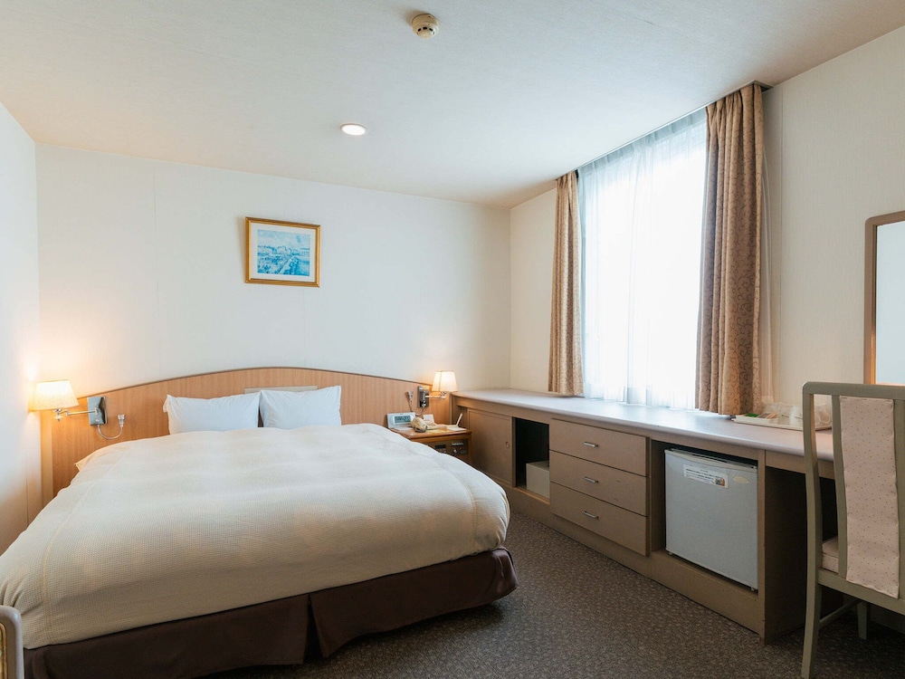 ROOM, DOUBLE BED