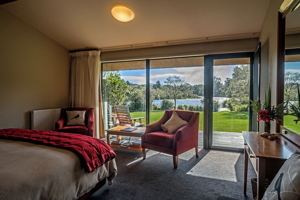 Lake Moeraki Wilderness Lodge 14/39