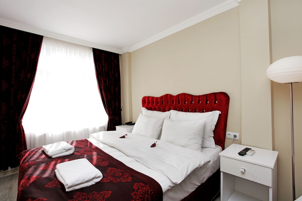 SPINEL HOTEL 11/50