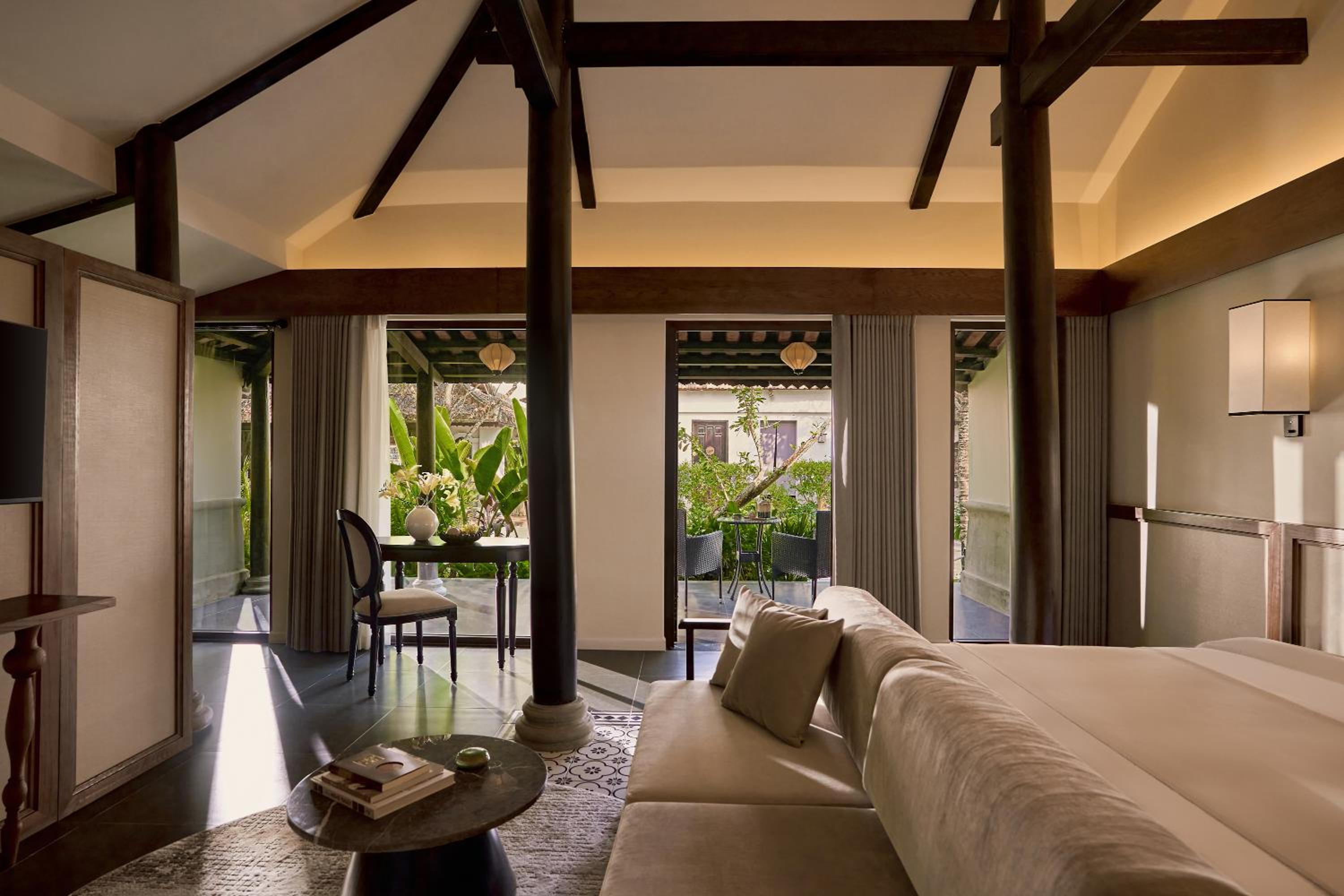 Signature, Suite, Villa, King Bed, Pool Access