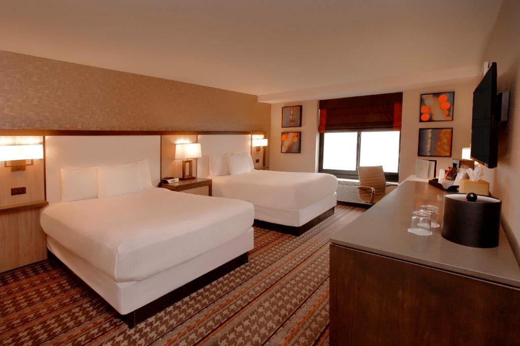 Tower, Deluxe, 2 Queen Beds