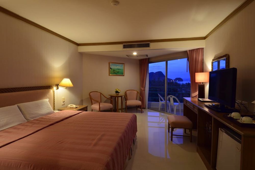 Khanom Golden Beach Hotel 19/59