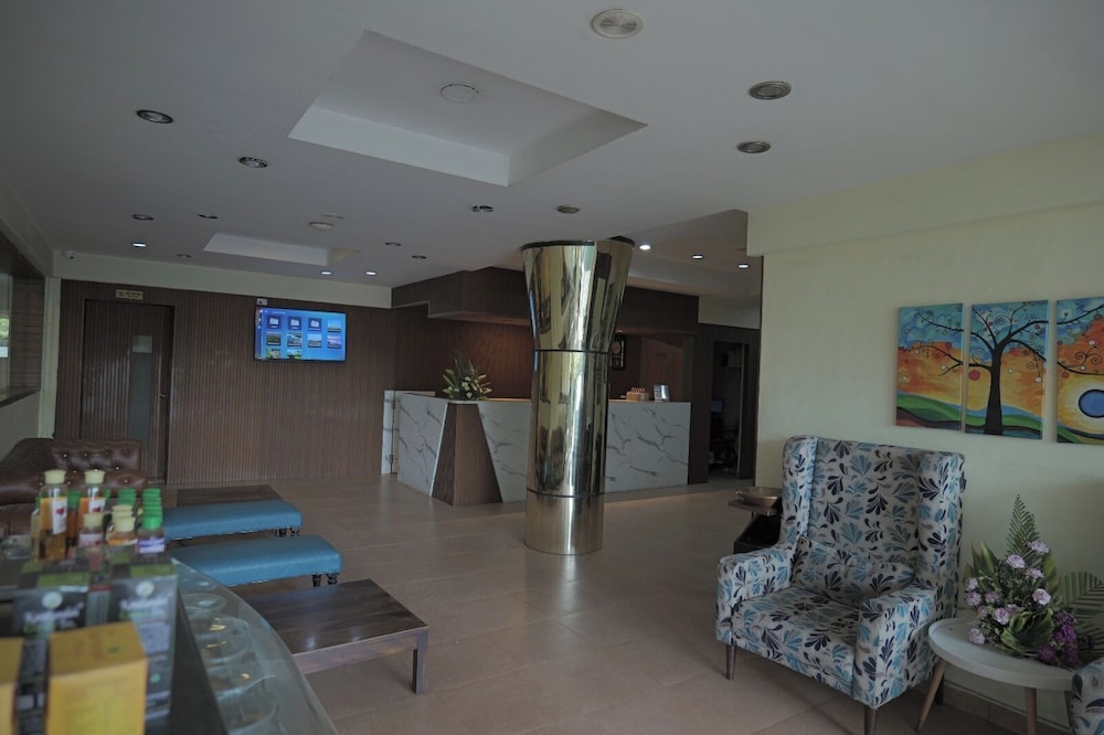 VINAYAGA INN 16/20