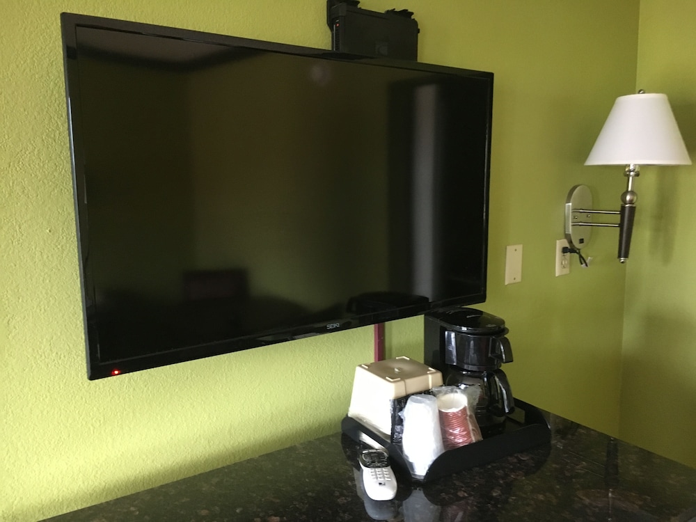 Del Amo Inn 13/26