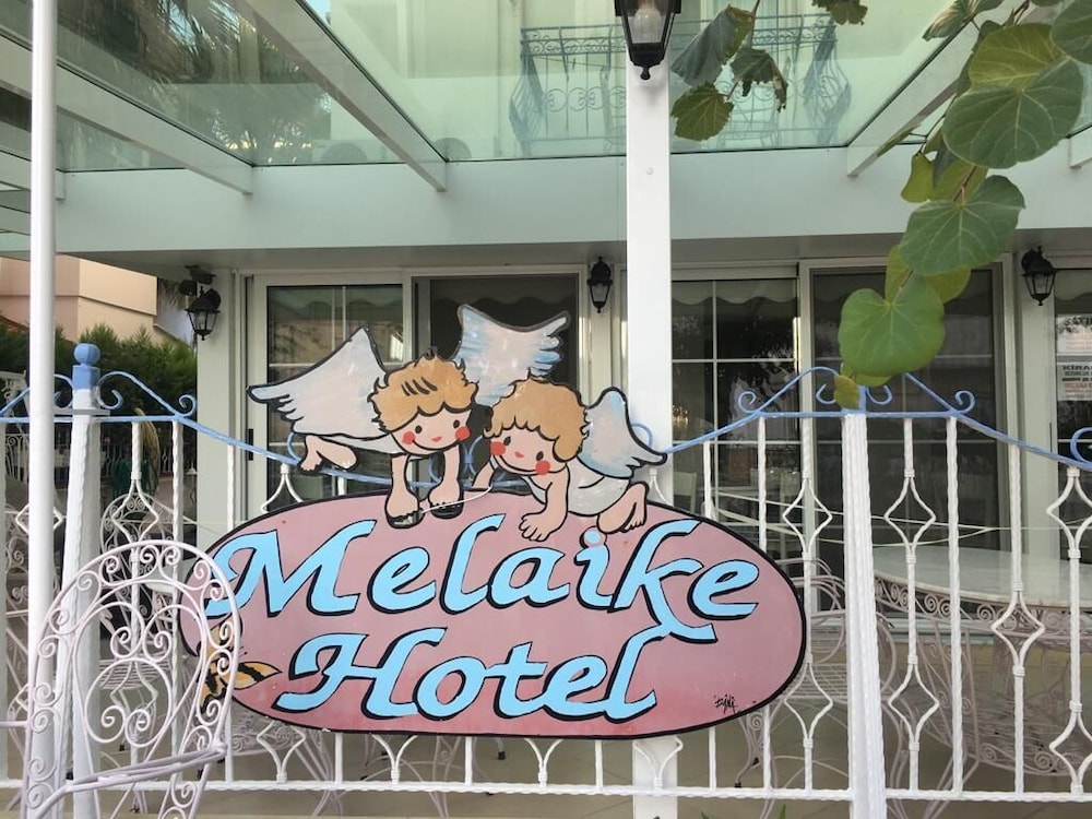 Melaike Otel 10/72