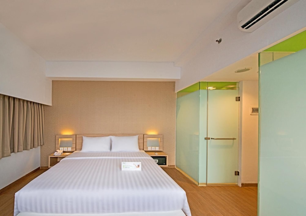 Whiz Prime Hotel Megamas Manado 8/42
