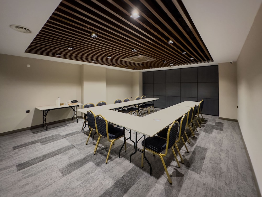 Quality Gold Suite Hotel 41/50
