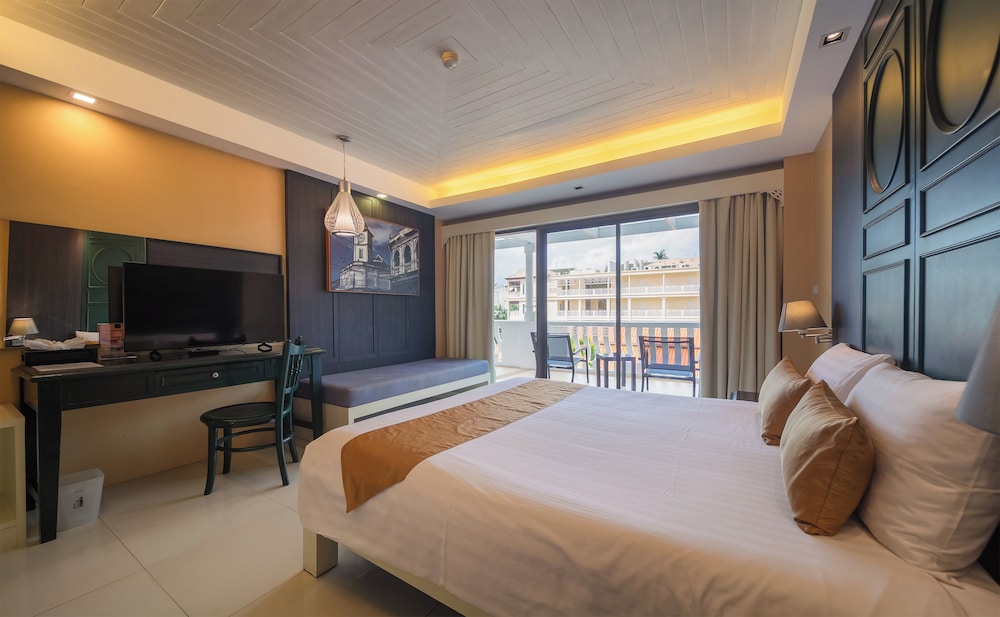 The Old Phuket Karon Beach Resort 38/85