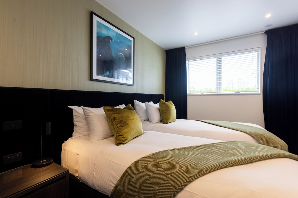 2 BEDROOMS, EXECUTIVE, SUITE