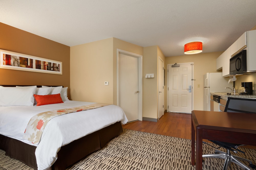 MainStay Suites Greensboro 14/46