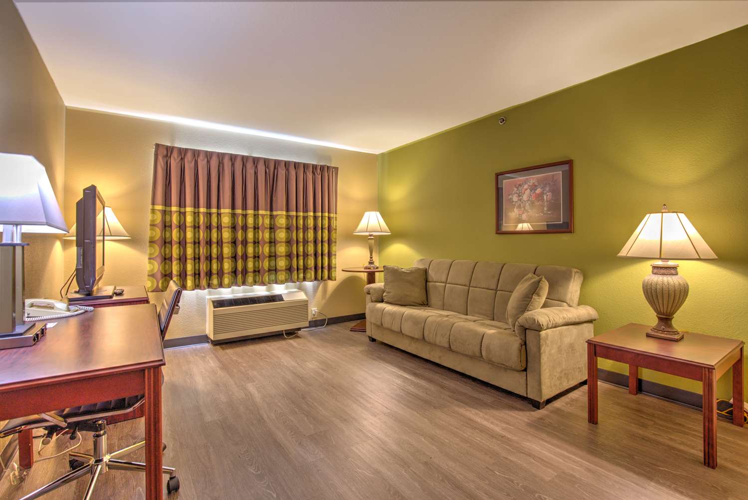 Super 8 by Wyndham Waterloo 7/13
